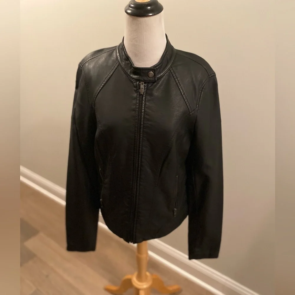 The Limited Women’s Leather Jacket Size Medium